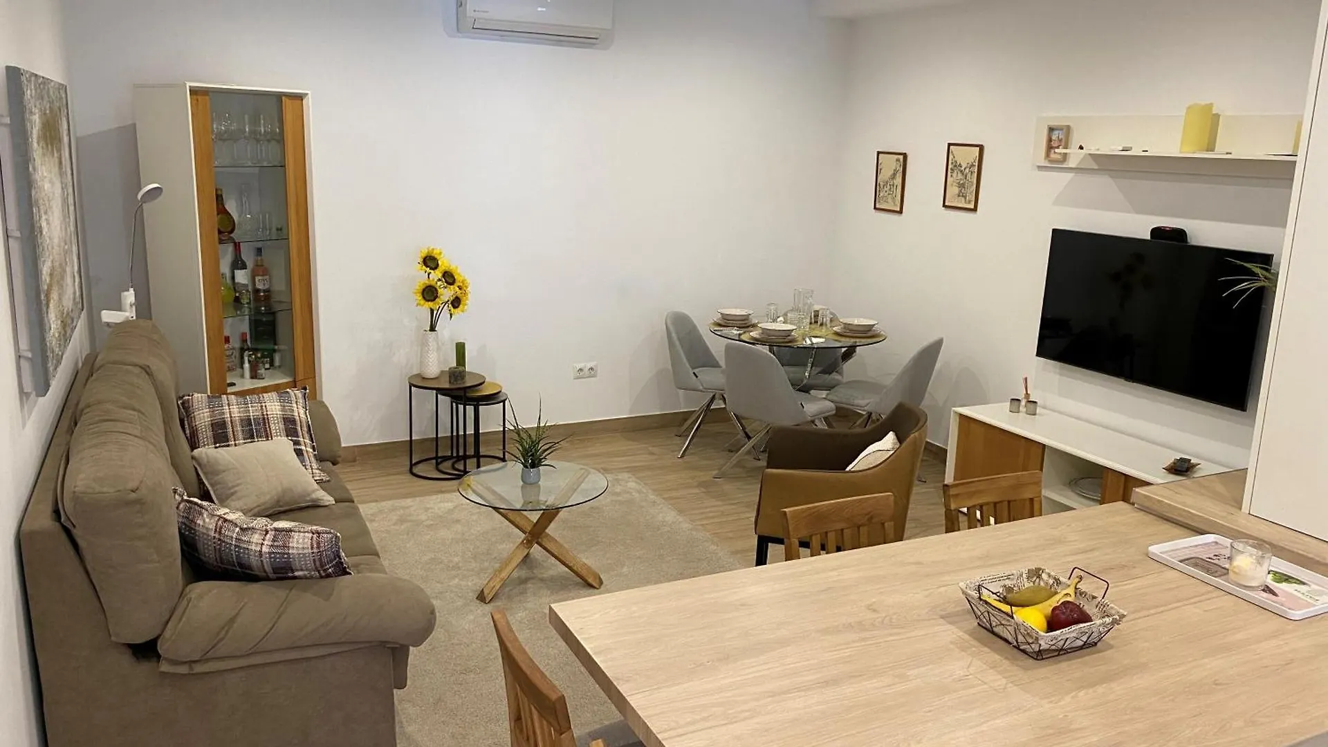 Centrico Y Practico Piso Con Entrada Independiente location